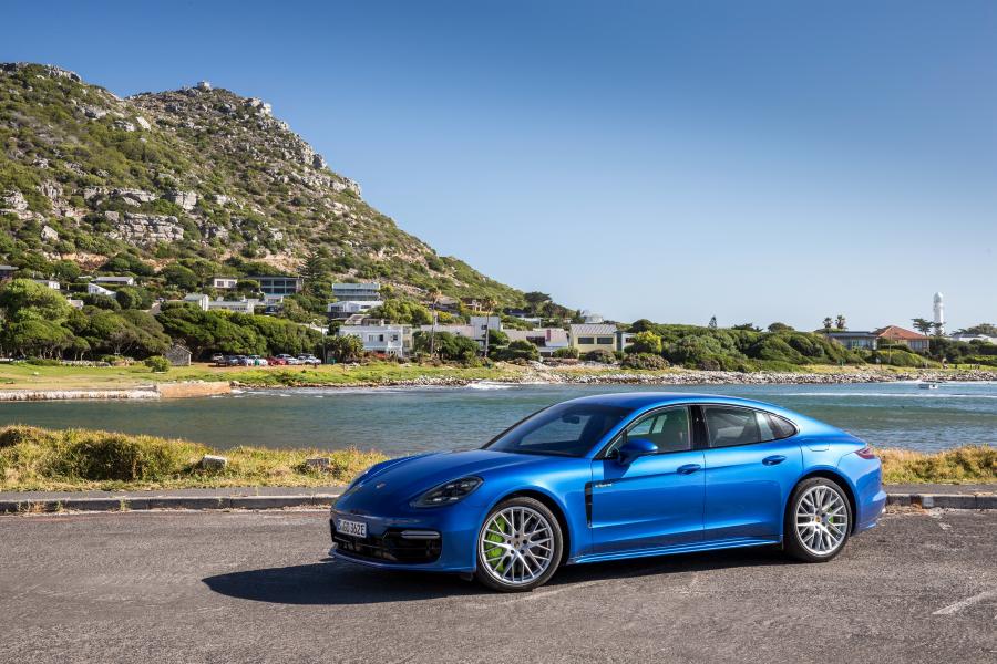  Porsche Panamera 4 E-Hybrid 2016 года  (фото 29 из 31)